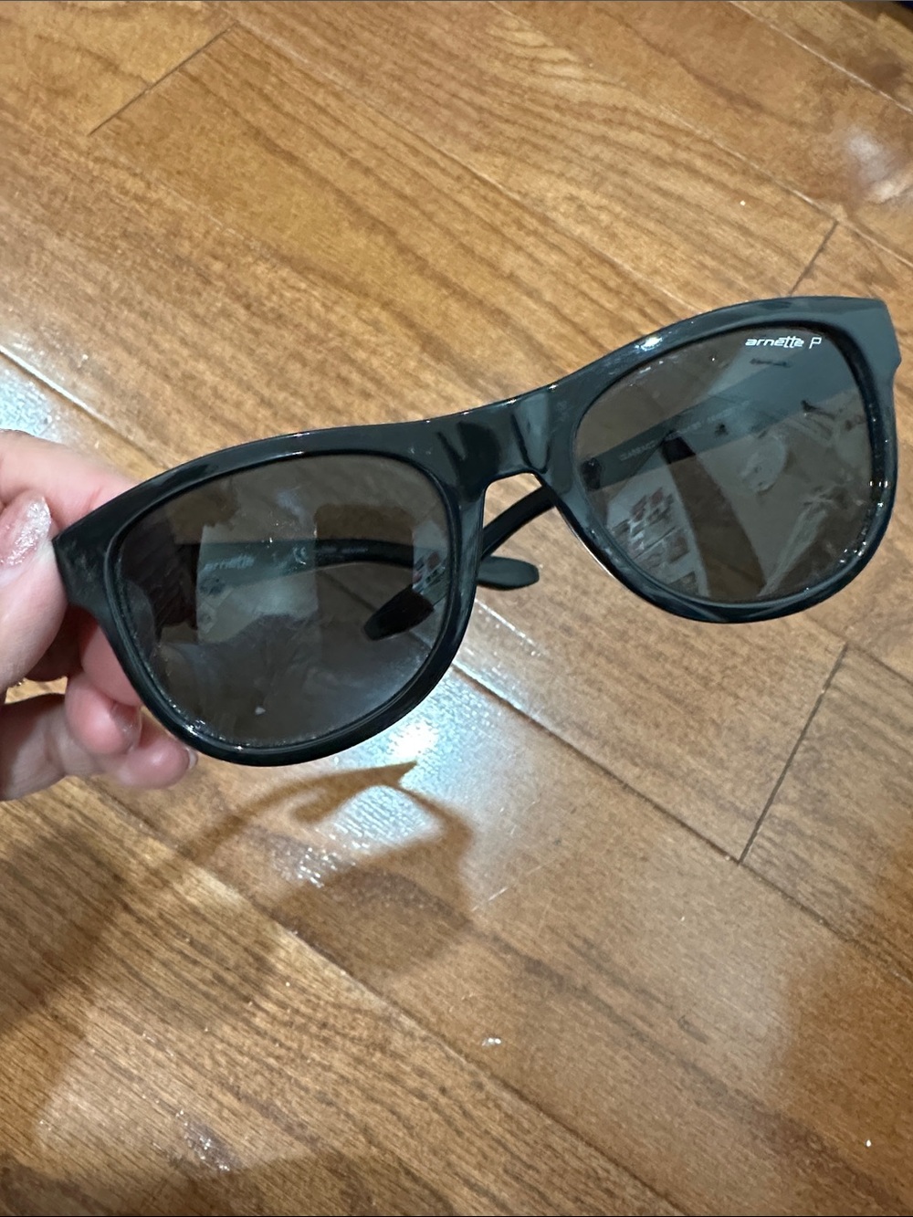 Arnette Men's polarized Sunglasses with black frame—please read!